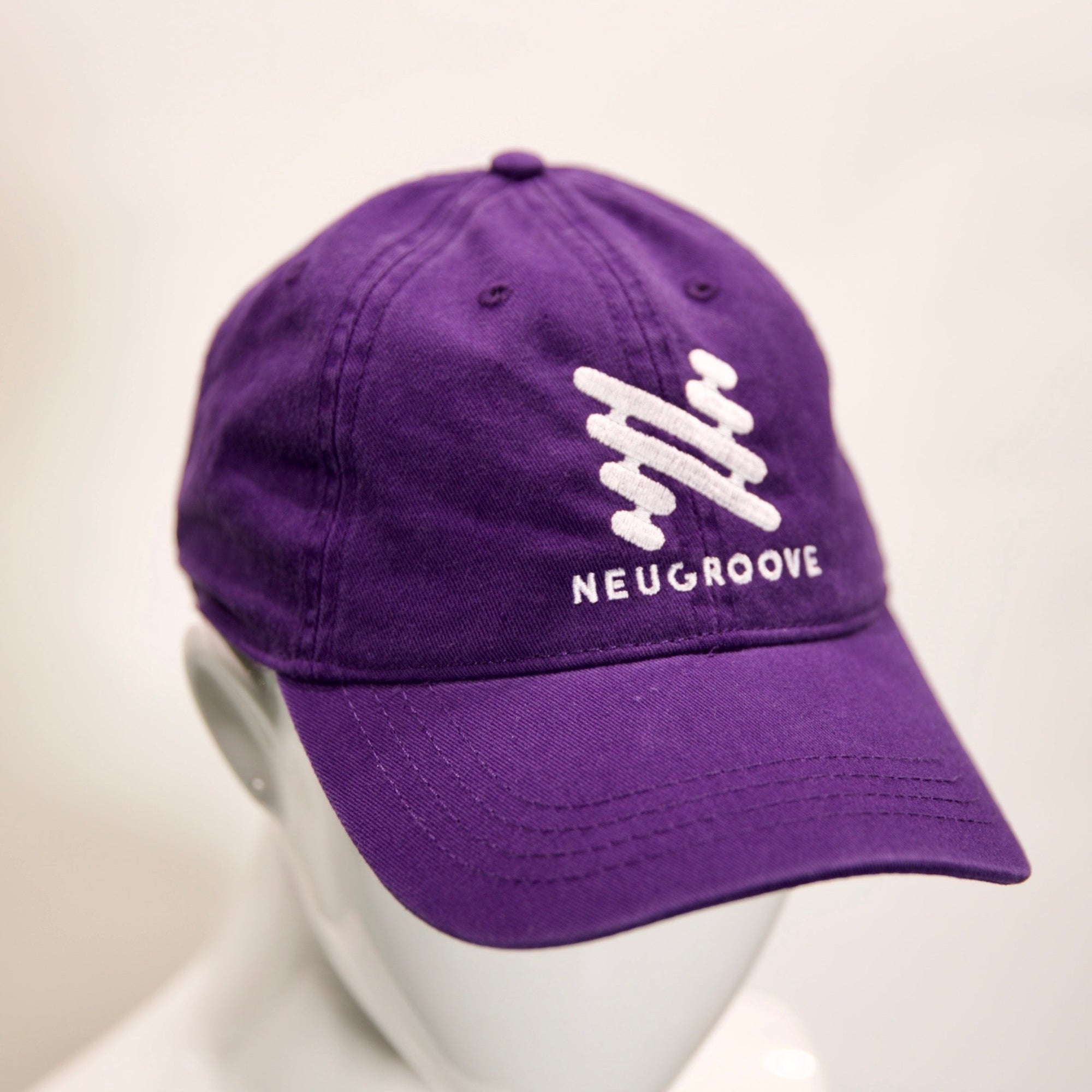 Neugroove, an worldwide movement to hurt less and love more. Protect yourself against the elements and enjoy a smile while gently reminding yourself that what's inside matters the most! 